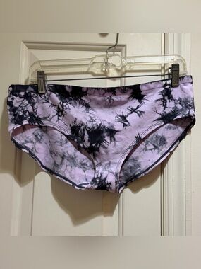 PINK Victoria’s Secret Lavender and Black Tie Dye Plus Size Hipster Panty